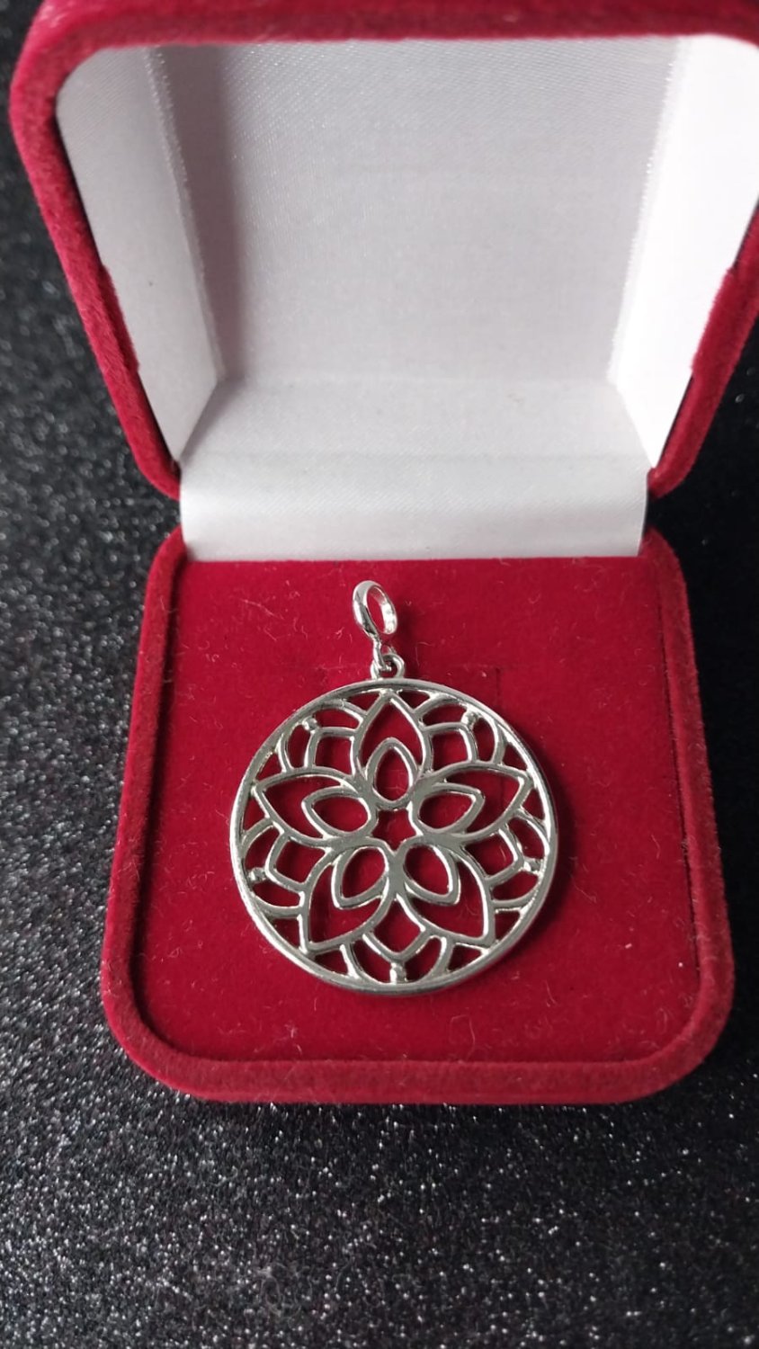 PINGENTE PRATA ROSAS VAZADAS
